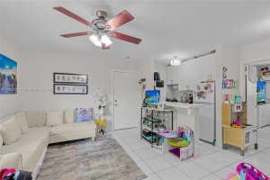 6310 SW 79th St 18, South Miami, FL 33143 - MLS#A11860794