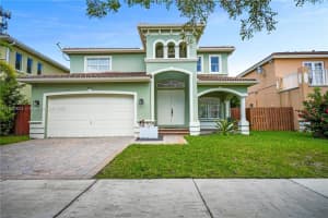 8913 Sw 206th St, Cutler Bay