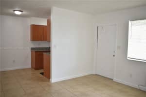932 Moffett St 7, Hallandale Beach
