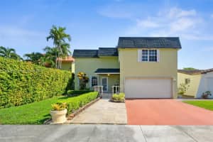9940 SW 23rd St, Miami, FL 33165 - MLS#A11860896