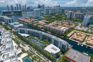 2950 Ne 188th St 330, Aventura