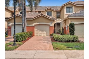 3853 Tree Top Dr, Weston