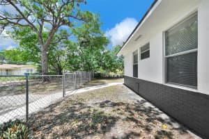 3833 Nw 213th Ter Miami Gardens, FL 33055 - MLS#A11861050