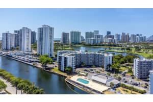 3475 N Country Club Dr E119, Aventura