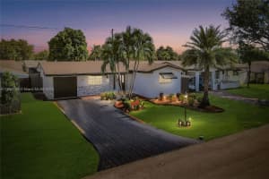 8571 Nw 15th Ct, Pembroke Pines