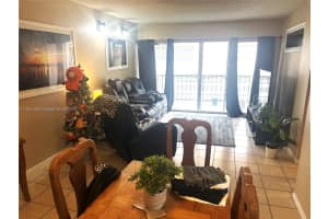 8889 Fontainebleau Blvd 204 Miami, FL 33172 - MLS#A11861155
