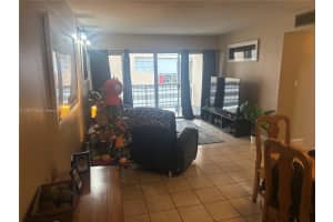 8889 Fontainebleau Blvd 204 Miami, FL 33172 - MLS#A11861155