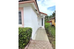 405 Kelly Ln 405 Weston, FL 33326 - MLS#A11861156