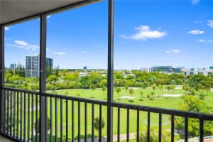 20335 W Country Club Dr 901, Aventura