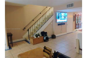 612 Ne 27th Ave Hallandale Beach, FL 33009 - MLS#A11861191