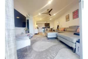 4400 Hillcrest Dr 1005a, Hollywood