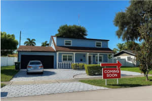 350 Nw 206th Ter, Miami Gardens