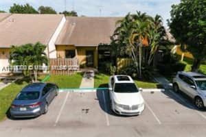 455 Ne 210th Ter, Miami