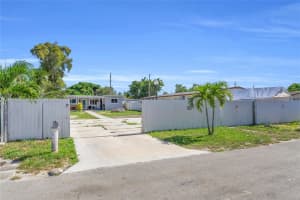 2930 Nw 90th St Miami, FL 33147 - MLS#A11861433