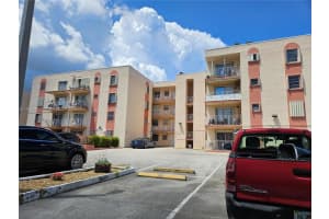 6820 W Flagler St 202, Miami