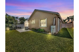 5045 N Foxhall Dr N West Palm Beach, FL 33417 - MLS#A11861507