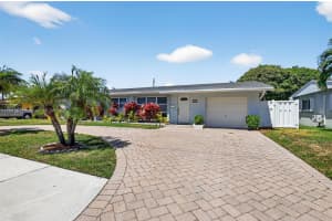 605 SE 8th Ave, Deerfield Beach, FL 33441 - MLS#A11861533