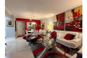 4350 Hillcrest Dr 112 Hollywood, FL 33021 - MLS#A11861542