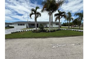 8355 Sw 89th St, Miami
