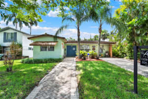 1214 Polk St, Hollywood, FL 33019 - MLS#A11861691