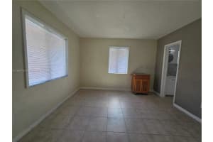 724 SW 7th Ter 1-2, Hallandale Beach, FL 33009 - MLS#A11861737