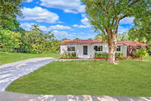11320 NE 11th Pl, Biscayne Park, FL 33161 - MLS#A11861742