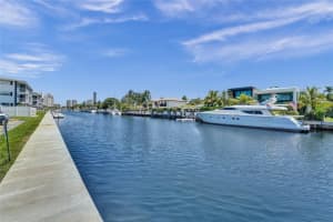 455 Paradise Isle Blvd 104, Hallandale Beach