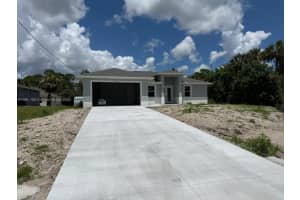5044 Wild Goose Cir, La Belle