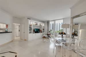 888 Brickell Key Dr 500, Miami