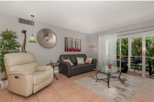 400 Ne 14th Ave 214 Hallandale Beach, FL 33009 - MLS#A11861859