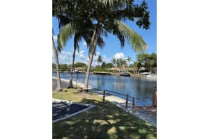120 Cypress Club Dr 202, Pompano Beach