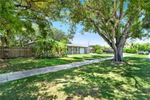 16022 SW 98th Ave, Miami, FL 33157 - MLS#A11862020