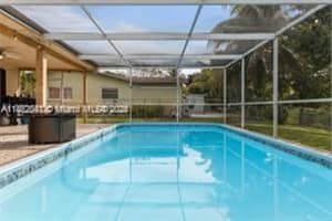 8800 Nw 3rd St, Pembroke Pines