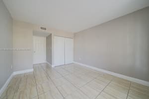 498 NW 165th St Rd D-206, Miami, FL 33169 - MLS#A11862055