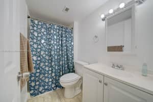 498 NW 165th St Rd D-206, Miami, FL 33169 - MLS#A11862055