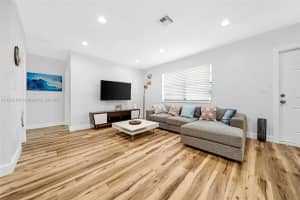12075 Ne 10th Ave, Biscayne Park