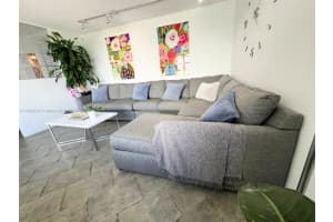 2750 Ne 183rd St 2707, Aventura