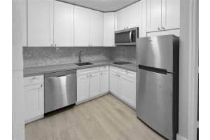 6647 SW 59th Pl 104, South Miami, FL 33143 - MLS#A11862234