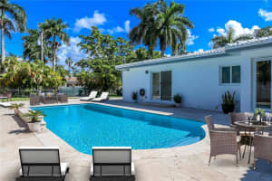 1307 Jackson St, Hollywood, FL 33019 - MLS#A11862250