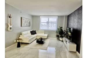 3000 S Ocean Dr 108, Hollywood