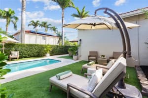 1105 Pin Oak St, Hollywood, FL 33019 - MLS#A11862341