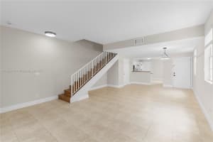 1081 Sorrento Dr 1081, Weston, FL 33326 - MLS#A11862348