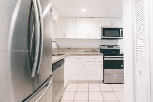 9330 Lagoon Pl 206 Davie, FL 33324 - MLS#A11862385
