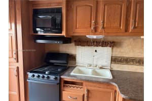 706 W 40th Pl Rv Hialeah, FL 33012 - MLS#A11862434