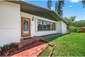 5240 Redwood Ct, Plantation, FL 33317 - MLS#A11862440