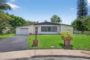 5240 Redwood Ct, Plantation, FL 33317 - MLS#A11862440