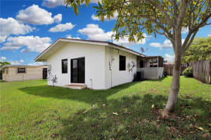 15840 Sw 105th Ct Miami, FL 33157 - MLS#A11862462