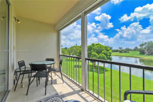 9320 S Hollybrook Lake Dr 203 Pembroke Pines, FL 33025 - MLS#A11862467