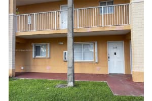 6255 Kendale Lakes Cir 128, Miami
