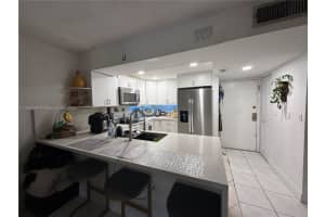 14201 N Kendall Dr 304d, Miami